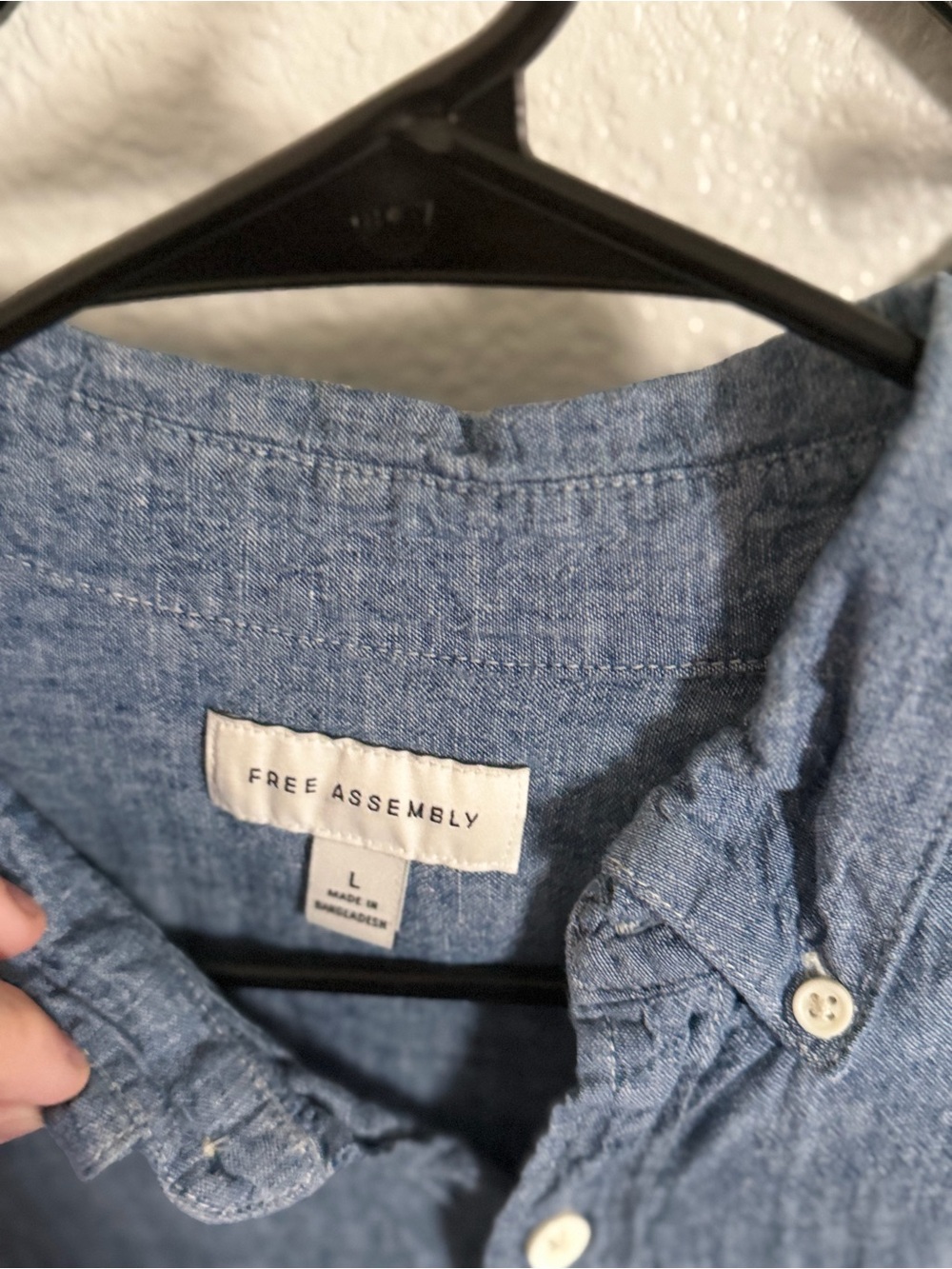 Free Assembly Men’s Chambray Button Down Shirt Large Blue Short Sleeve Casual - Picture 3 of 4